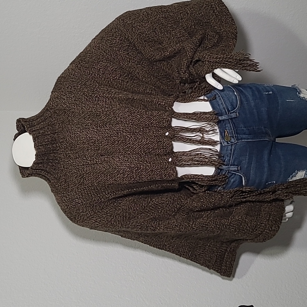 SOLO Paris Made in France Wool Crop Fringe Sweater